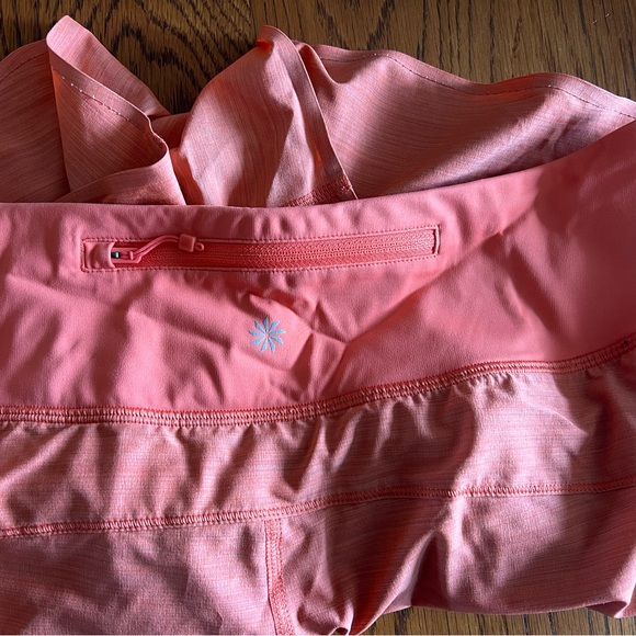 Athleta run with it 3.5” short - Picture 4 of 4